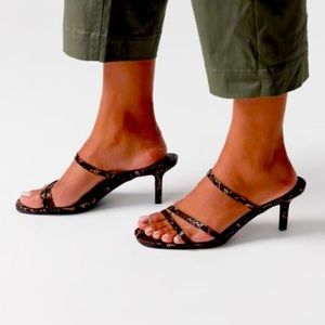 Urban Outfitters UO snakeskin kitten heels 9 NWT